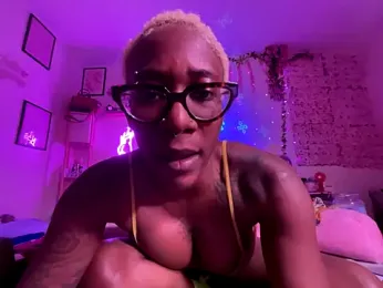 VixenCapri webcam model stream image