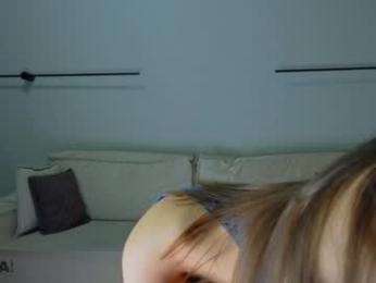 crazzy_cherry webcam model stream image