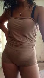 honesexy webcam model stream image