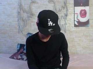 axelmilokairodyerear webcam camsoda model stream image