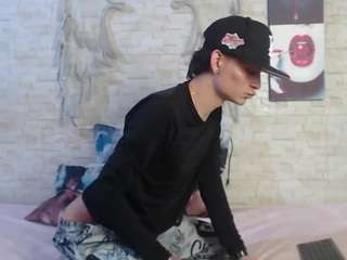 axelmilokairodyerear webcam camsoda model stream image