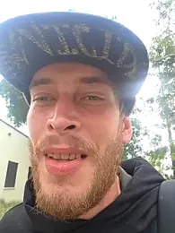 Leshok webcam model stream image