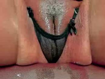 melania_browis webcam model stream image