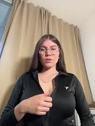 AmelieLaurent_ webcam model stream image