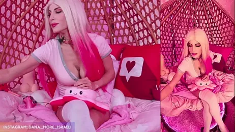 dana_more webcam model stream image