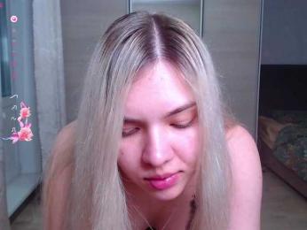 Lana--Nova webcam model stream image
