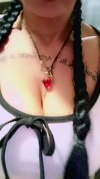 LunaVera webcam model stream image