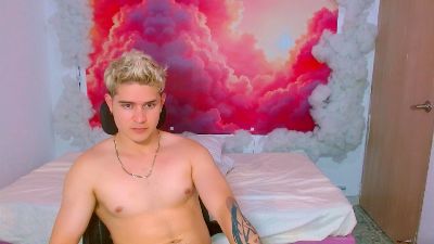 AlexPierss webcam model stream image