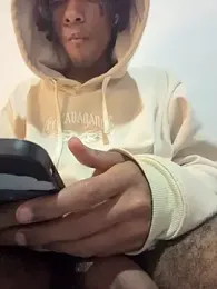 BearBigDick_ webcam model stream image