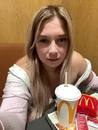 CherryAuroraa webcam model stream image