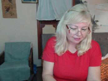 EvelynLoveShy webcam model stream image