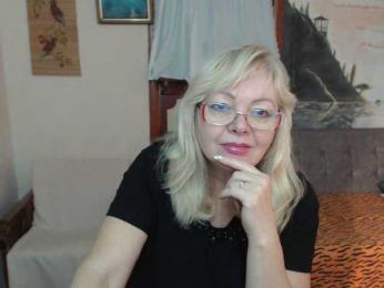 EvelynLoveShy webcam model stream image