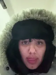 Abrildqquino webcam model stream image