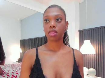 Aisha-Loren webcam model stream image