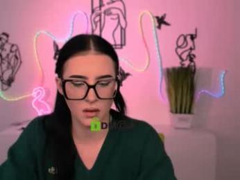 alia_skay webcam model stream image