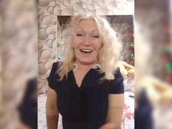 LizSage webcam model stream image