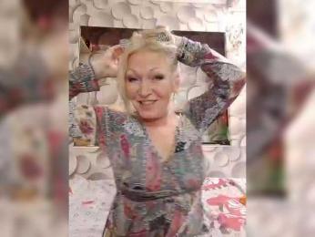 LizSage webcam model stream image