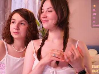 mind__game webcam model stream image