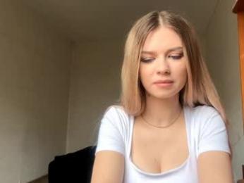 crystarouillard webcam chaturbate model stream image