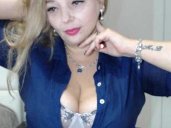 aniutkamau webcam bongacams model stream image