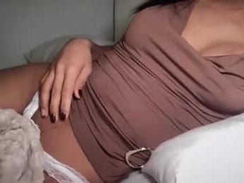 ariia1_ webcam chaturbate model stream image