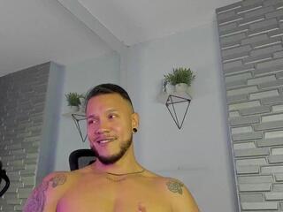 Aron Tayler webcam model stream image