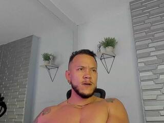 Aron Tayler webcam model stream image