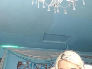 Adrianna Fox webcam model stream image