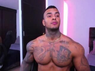 Darius Ions webcam model stream image