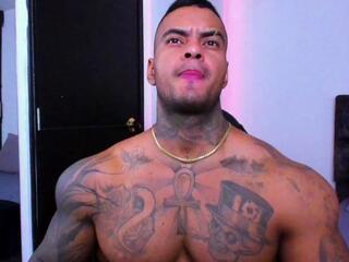 Darius Ions webcam flirt4free model stream image