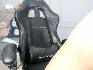 yunleah webcam model stream image