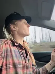 GoldenFlameGoddess webcam model stream image