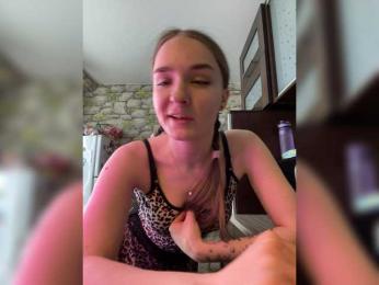 Intro31 webcam bongacams model stream image