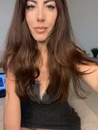 Eyline webcam model stream image