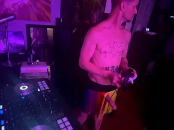 trash4cash webcam model stream image