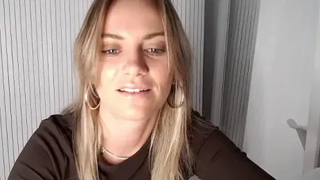 Milla__one webcam model stream image