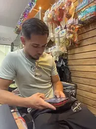 Leonardmoppet webcam model stream image