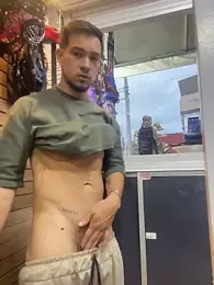 Leonardmoppet webcam model stream image