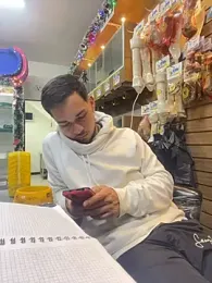 Leonardmoppet webcam model stream image