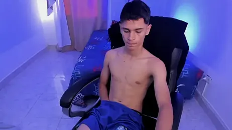 Aron_Boyy webcam stripchat model stream image