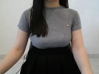 Emilia Young webcam model stream image