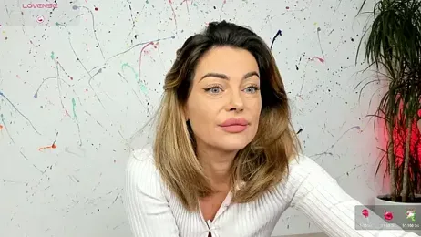 AuraGlow88 webcam model stream image