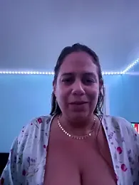 PrettyKittyMia webcam model stream image