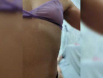 Anallovess webcam model stream image