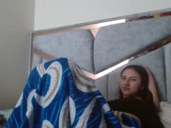 alexvsluisa webcam model stream image