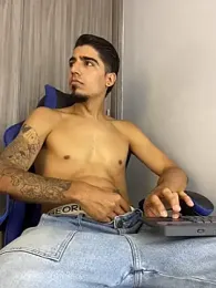 SimonNessman webcam model stream image