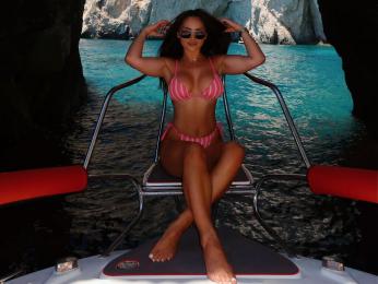 Vicky webcam model stream image