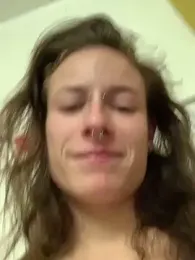 GoldenPussy1329 webcam model stream image