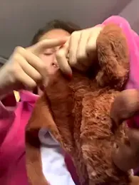 GoldenPussy1329 webcam model stream image