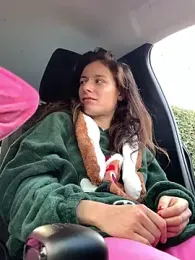 GoldenPussy1329 webcam model stream image